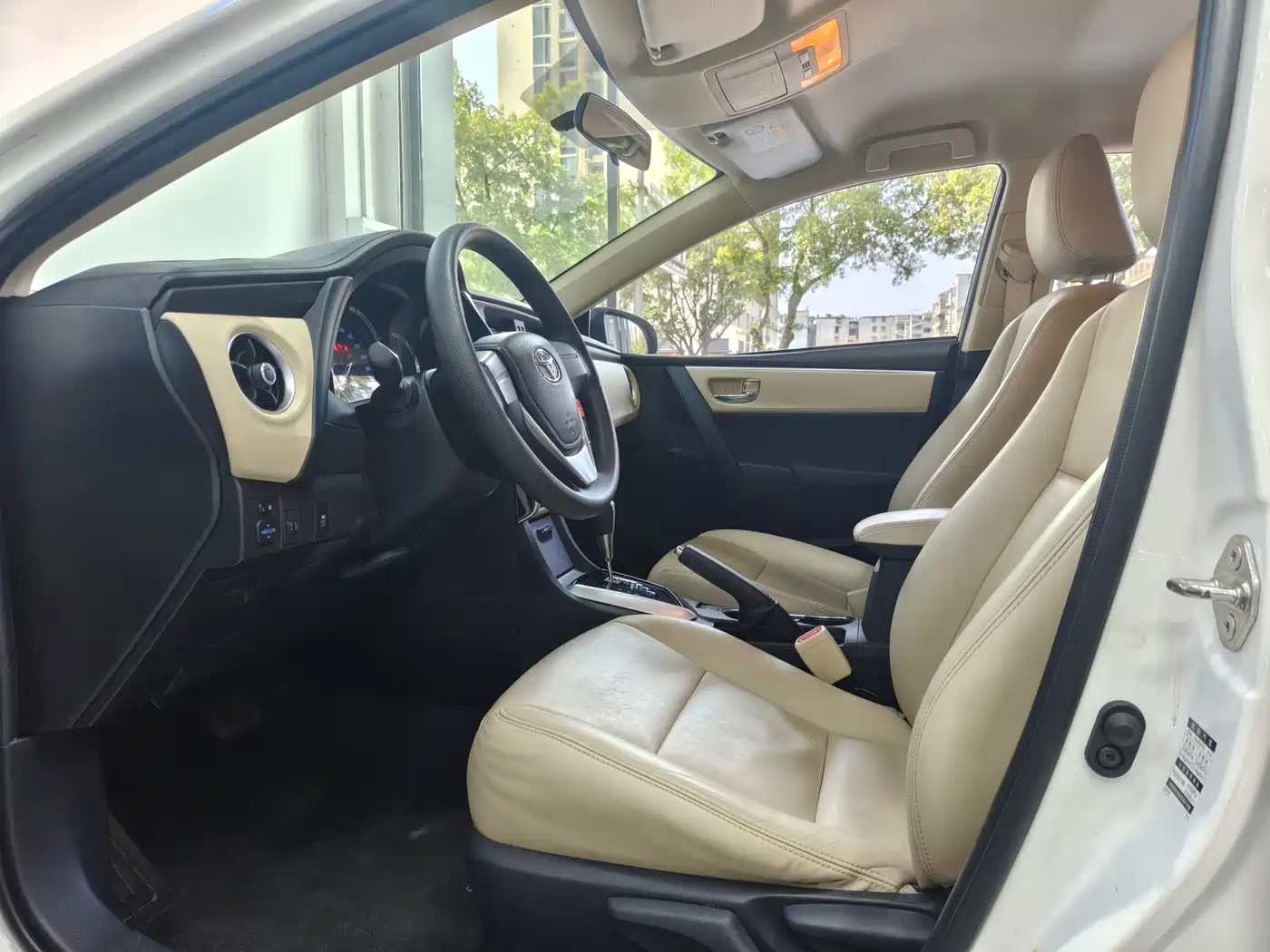 Toyota Corolla 2017 Facelift 1.2T S-CVT GL фото 8