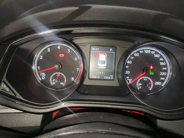Volkswagen Passat 2017 330TSI DSG Luxury — фото 4