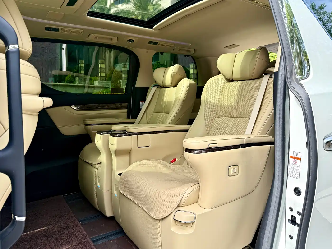 Toyota Vellfire 2021 Crown Hybrid 2.5L HV Premium Edition фото 11