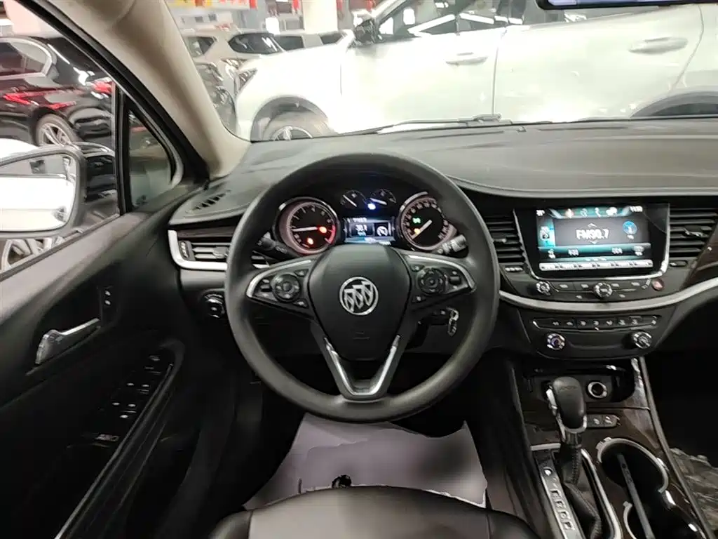 Buick Verano 2018 Sedan 20T Dual Clutch Leading фото 11