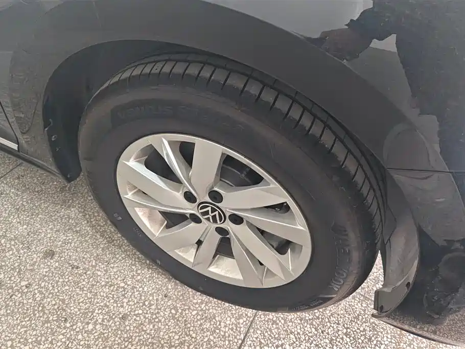 VOLKSWAGEN PASSAT NEW ENERGY