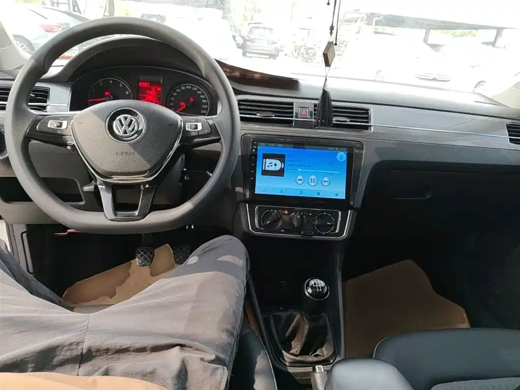 Volkswagen Santana 2018 1.5L Manual Comfort Edition фото 10