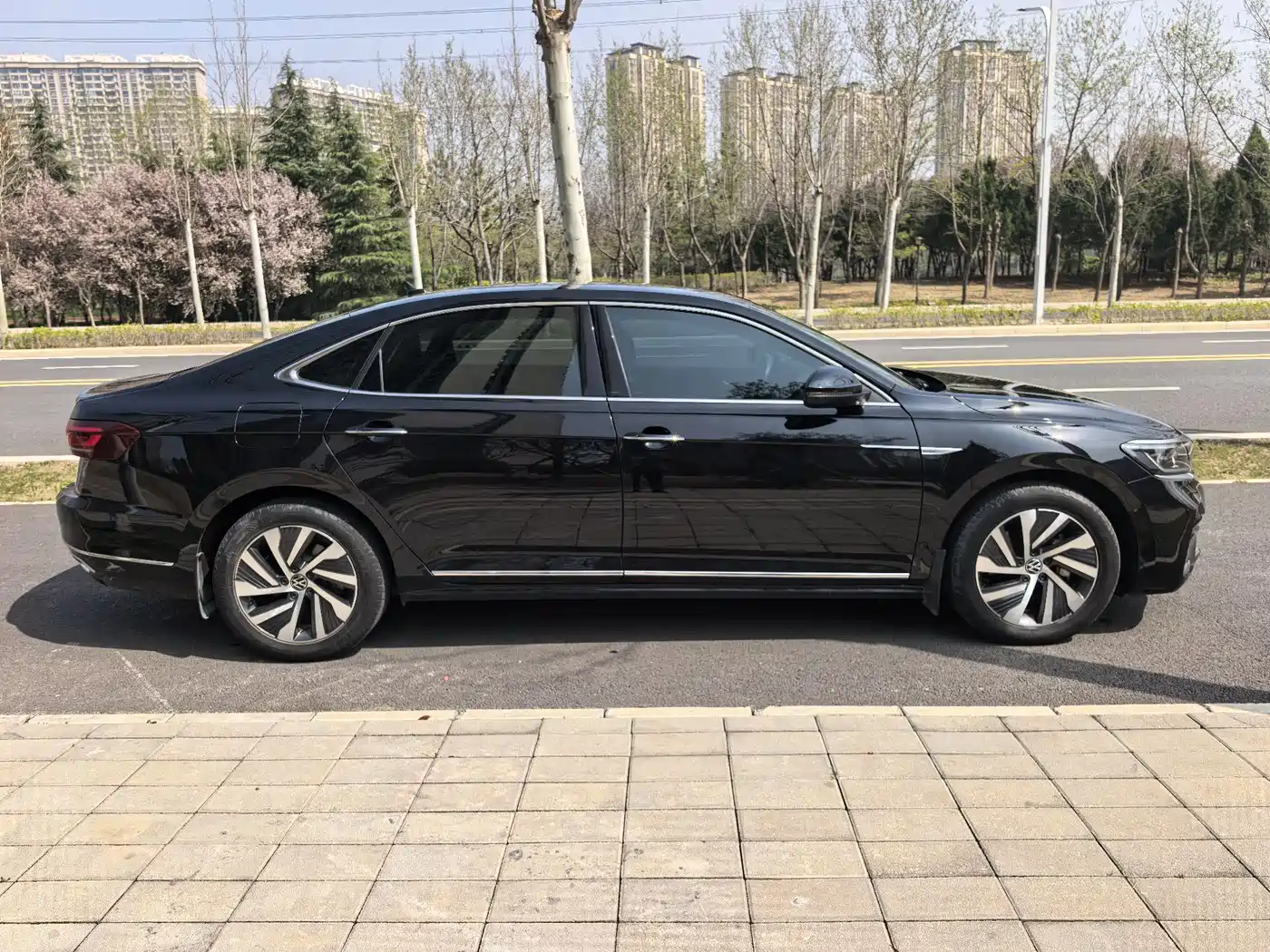 VOLKSWAGEN PASSAT NEW ENERGY