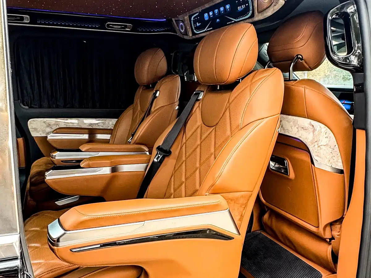 Mercedes-Benz Vito 2023 2.0T Business 7-Seater фото 30