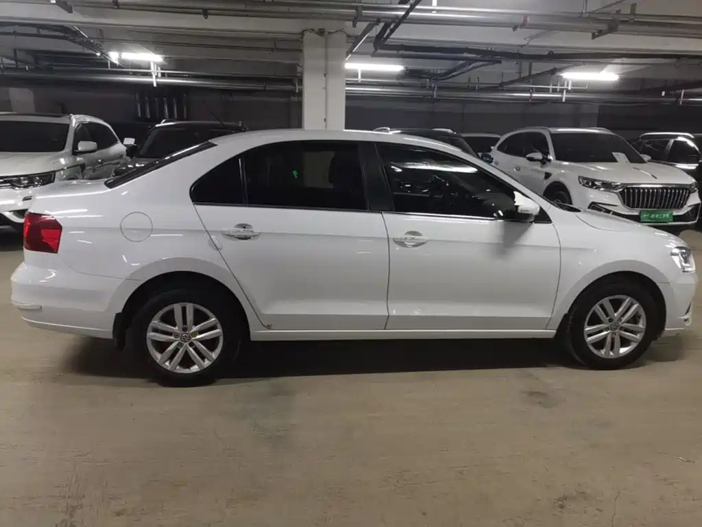Фото 26 - Volkswagen Jetta