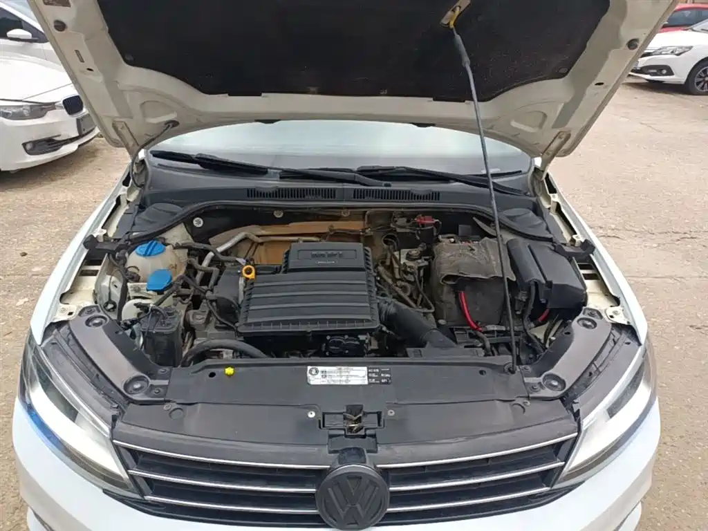 Volkswagen Sagitar 2017 1.6L Automatic Comfort фото 20
