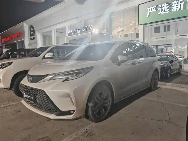 Toyota Sienna 2023