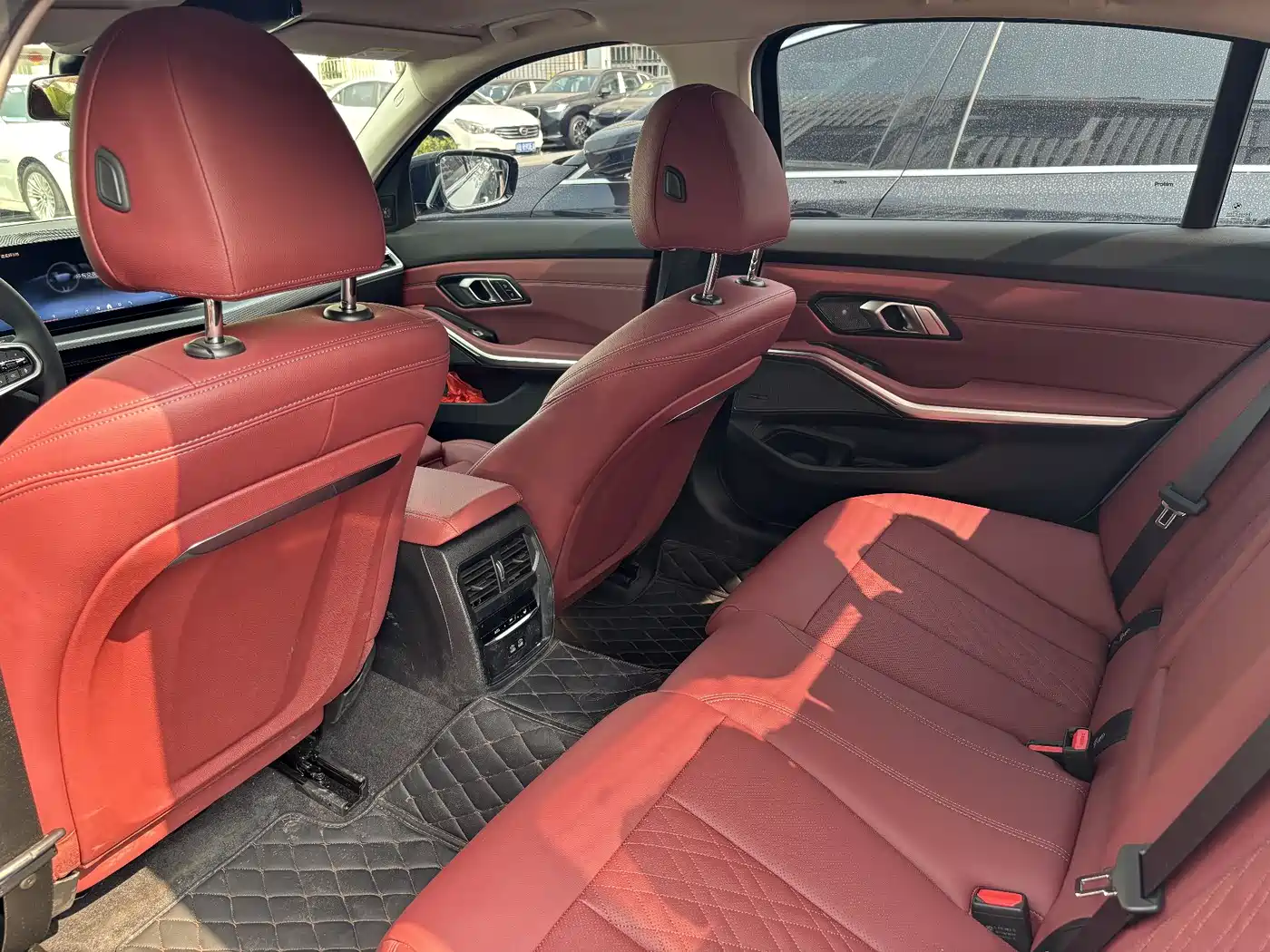 BMW 3 Series 2025 330Li M Sport Night Edition фото 13