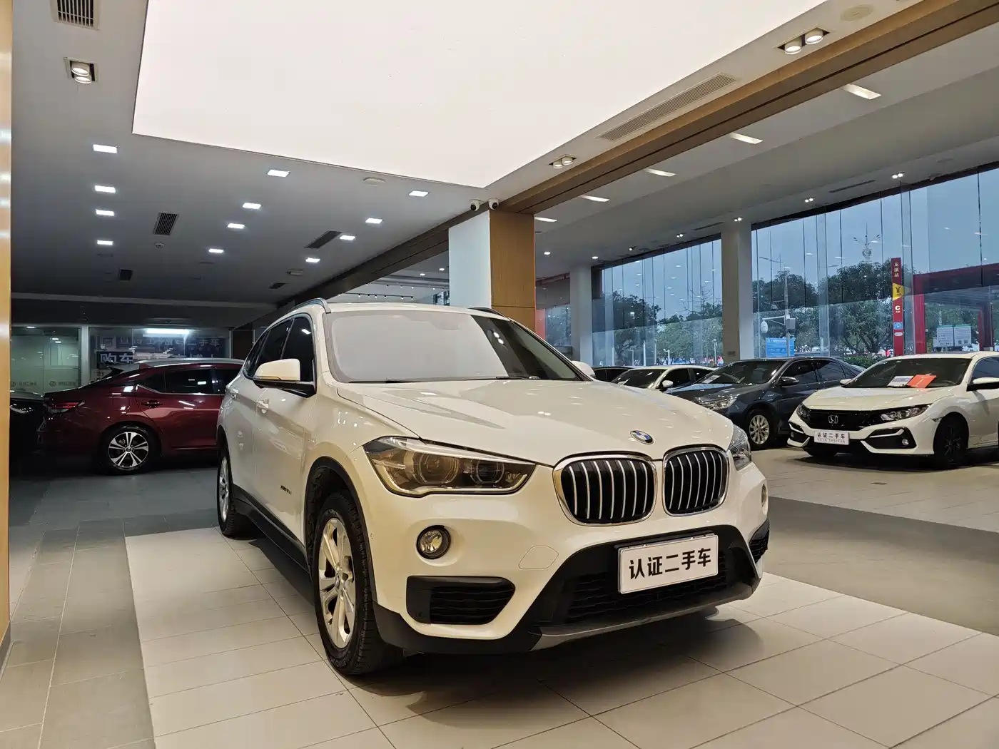 BMW X1 2016 sDrive18Li Premium Model фото 4