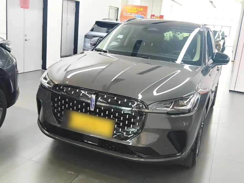 2026 Lincoln Adventurer