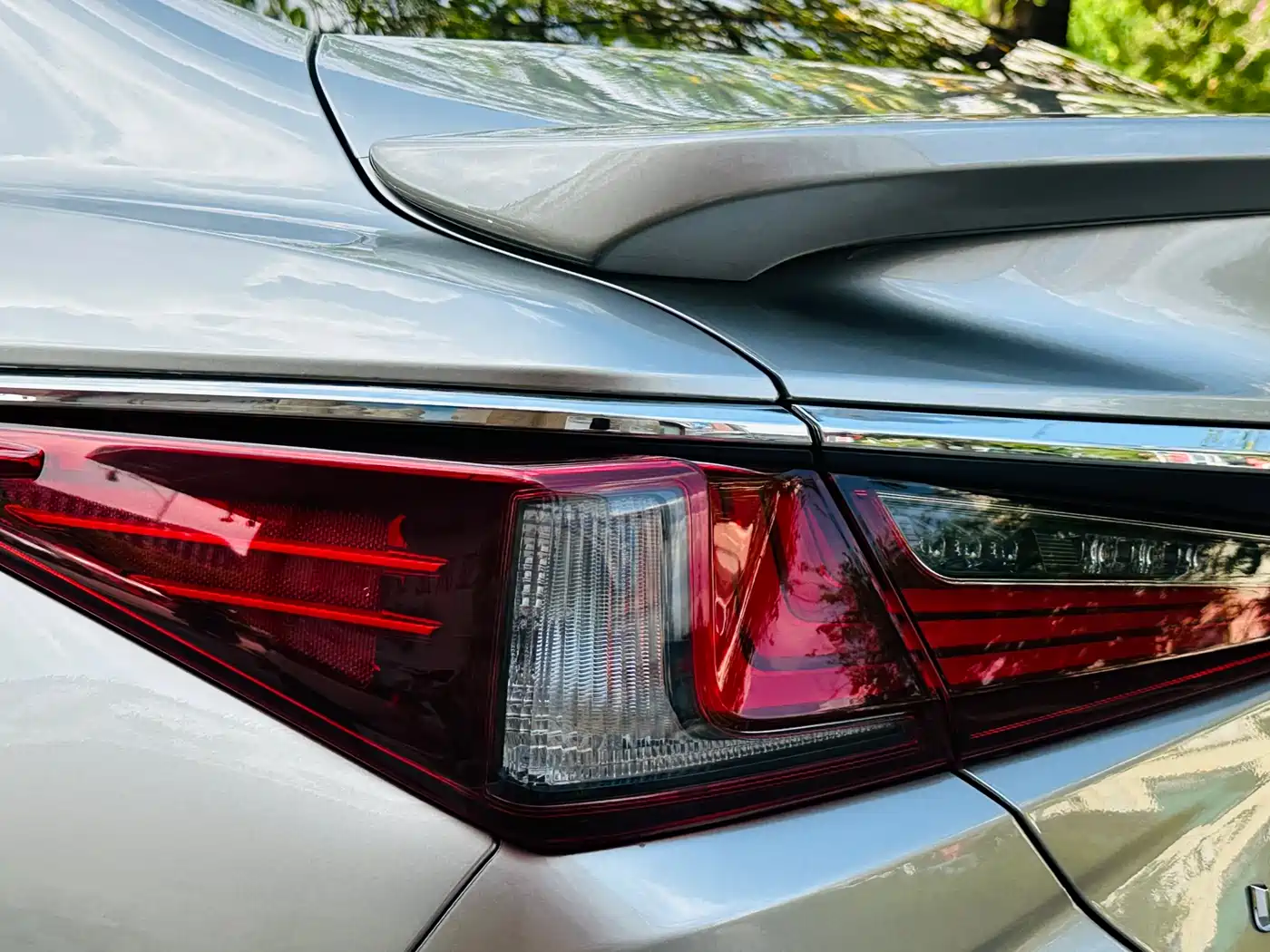 Lexus ES 2021 300h Luxury Edition фото 10