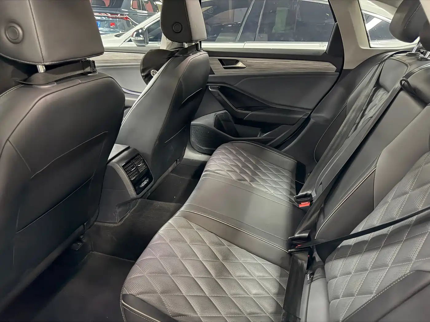 Volkswagen Sagitar 2024 300TSI DSG Flying Edition фото 10