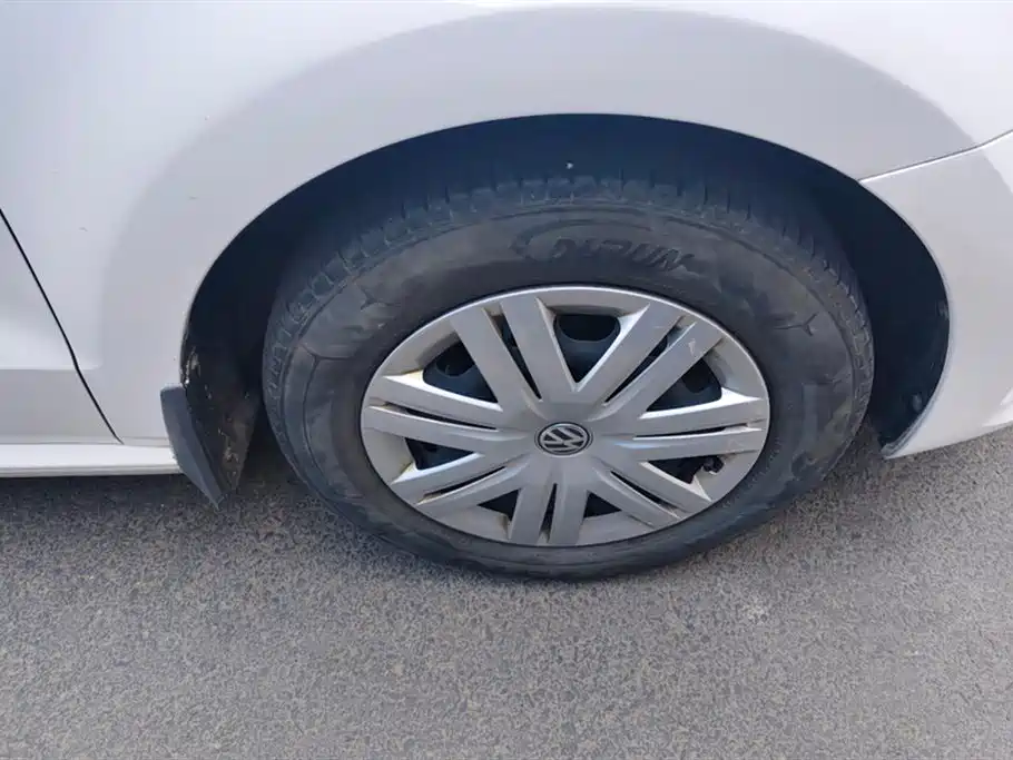 Volkswagen Polo 2016 1.4L Manual Trend фото 6