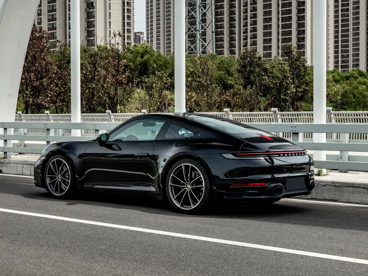 Porsche 911 2023 Carrera 3.0T фото 3