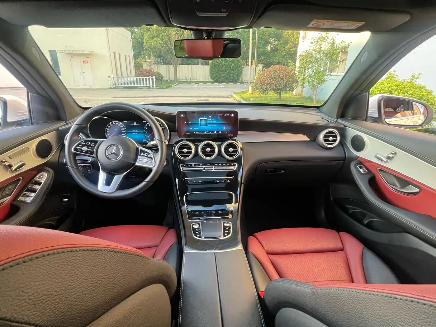 Mercedes-Benz GLC 2020 Facelift GLC 260 L 4MATIC Dynamic фото 15