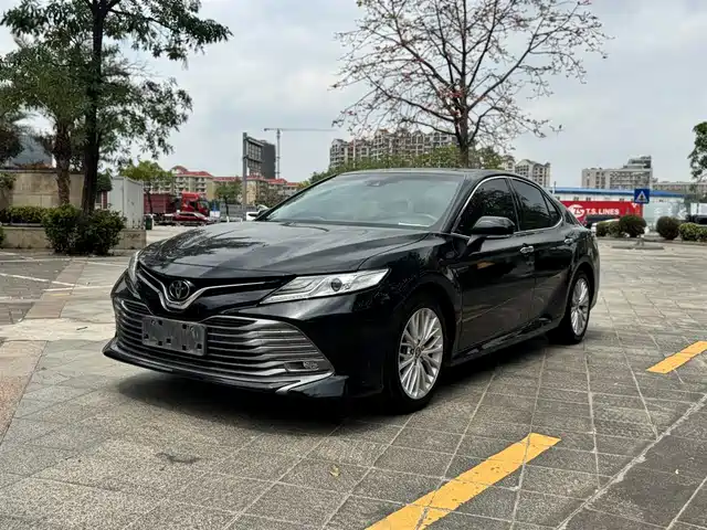 TOYOTA CAMRY