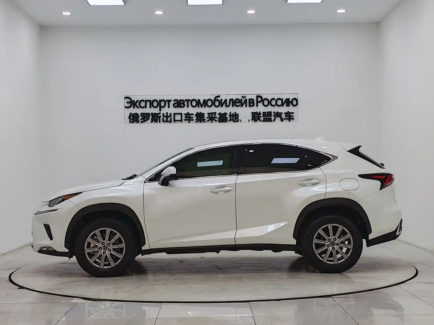 Lexus NX 2020 200 FWD Sharp Edition China V фото 5