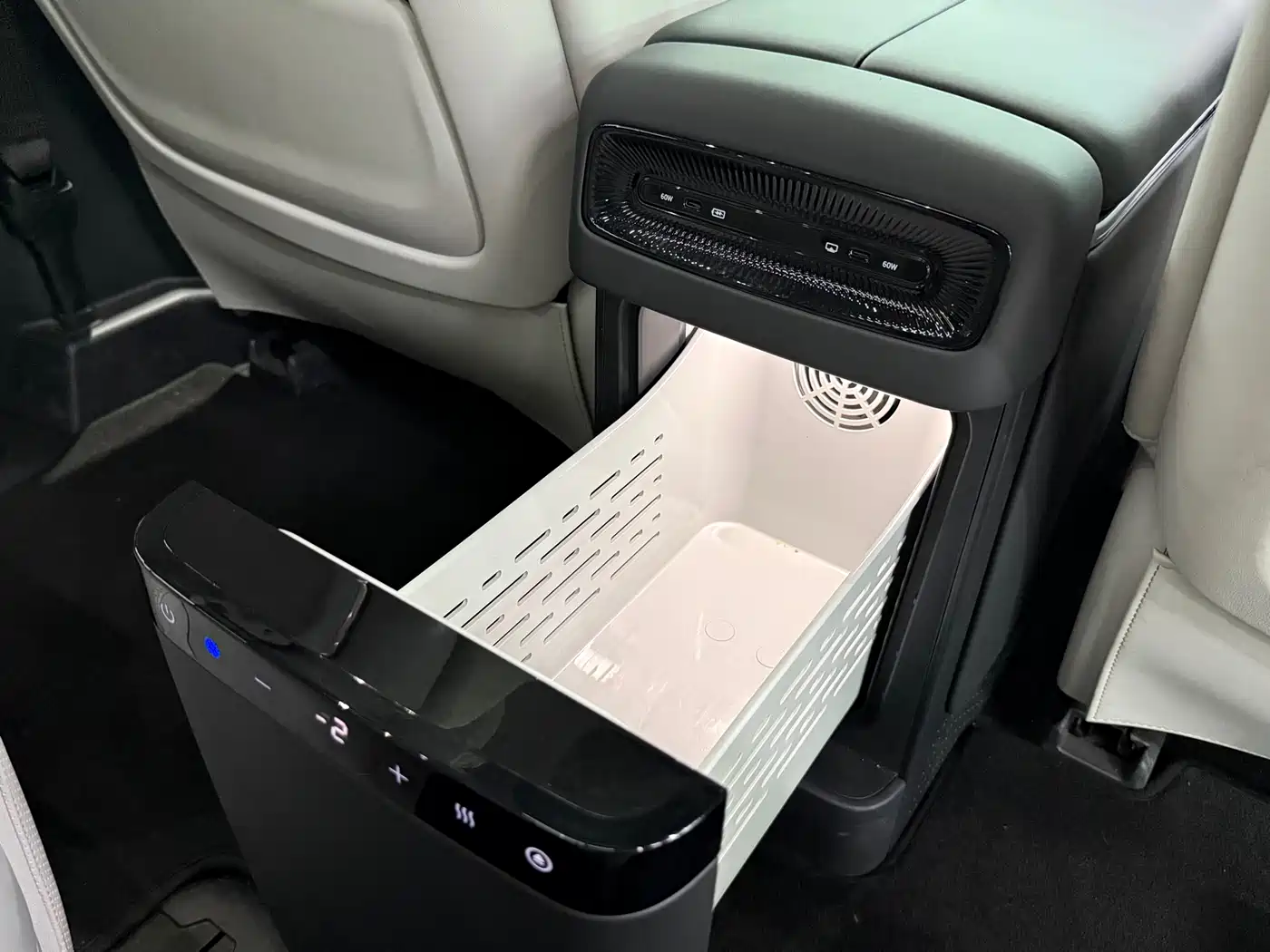 Voyah Auto Voyah Dreamer 2025 PHEV AWD Flagship Kunpeng Edition фото 15