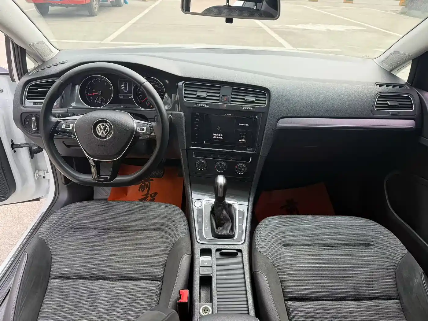 Volkswagen Golf 2020 Beloved Edition 280TSI DSG Comfort фото 6