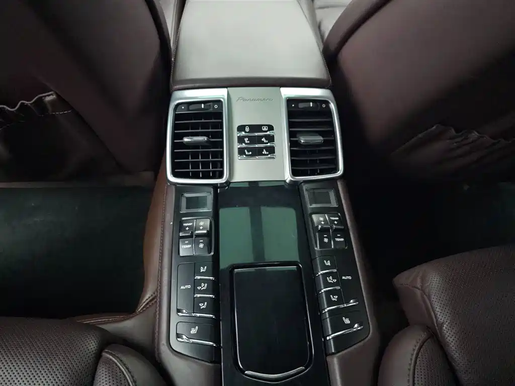 Porsche Panamera 2016 Panamera Edition 3.0T фото 10
