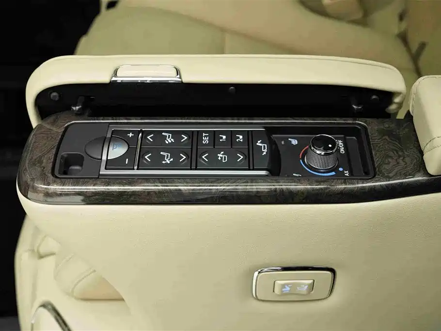 Toyota Alphard 2021 Hybrid 2.5L Premium фото 19