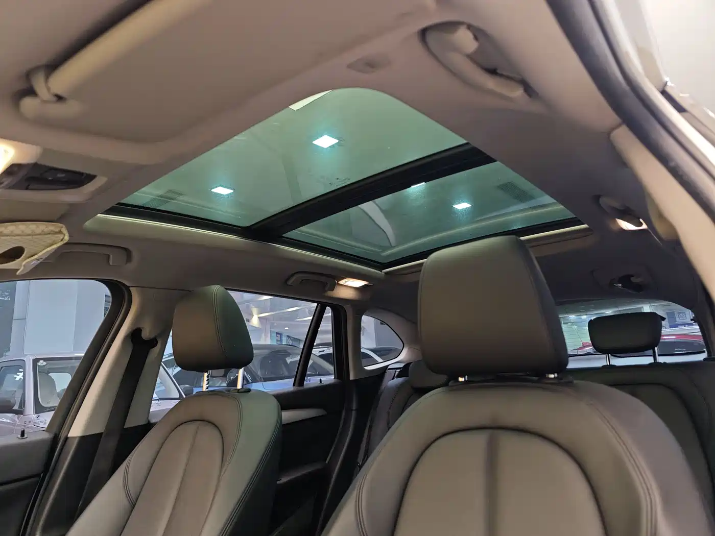 BMW X1 2016 sDrive18Li Premium Model фото 12