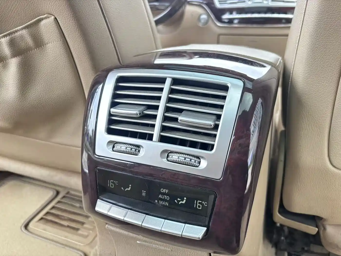 Mercedes-Benz S-Class 2010 S 350 L Luxury фото 20