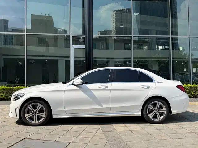 Mercedes-Benz C-Class 2020 C 260 L Sport — фото 2