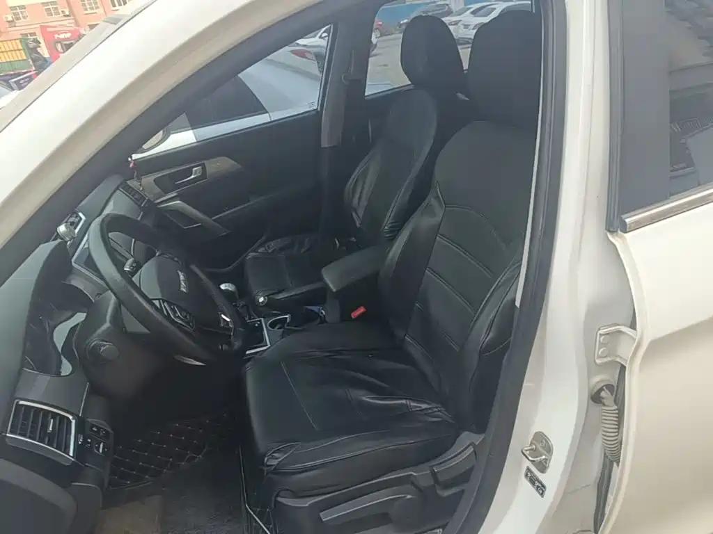 Фото 15 - Haval H2