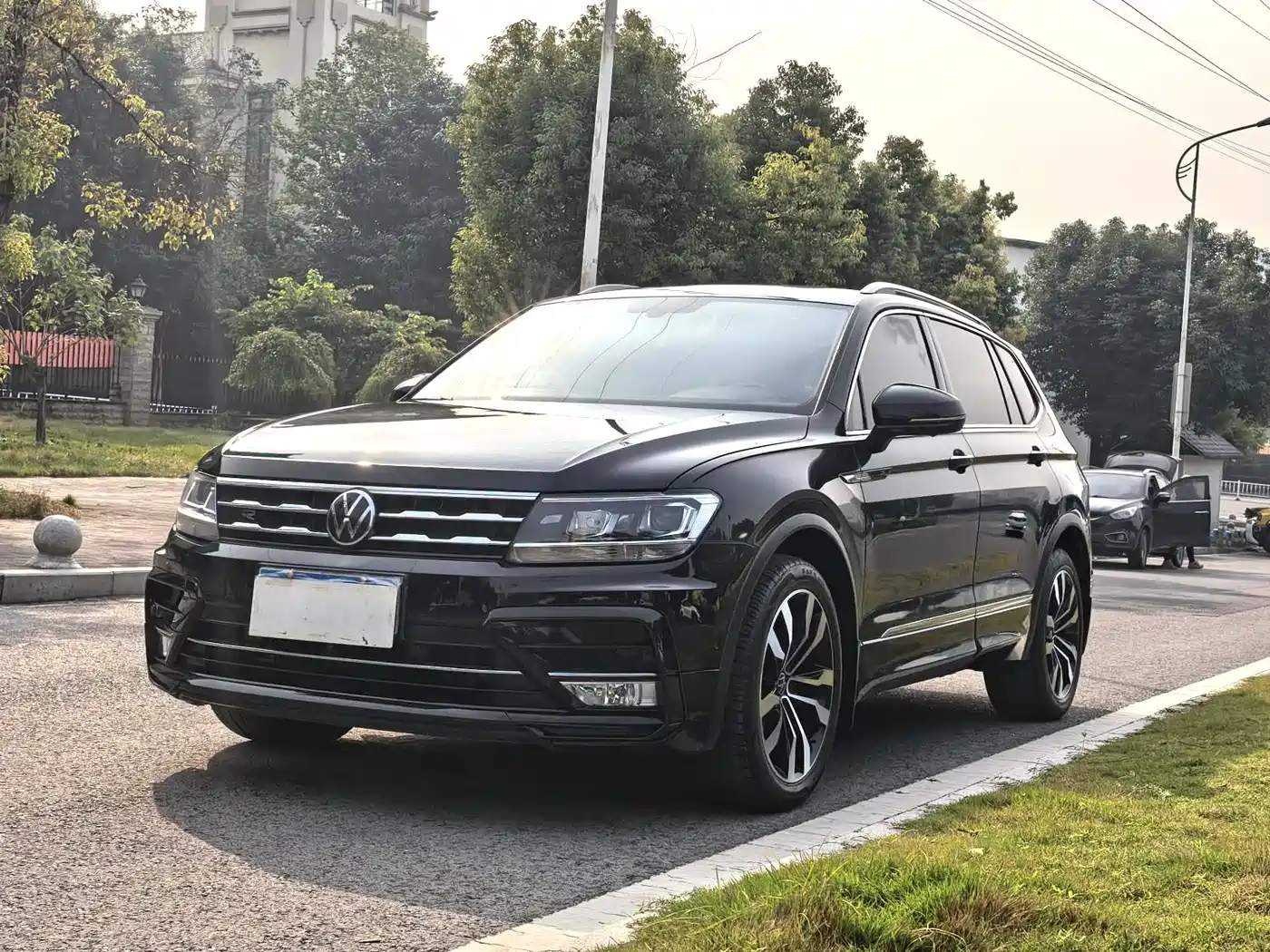 Volkswagen Tiguan L 2021 330TSI Automatic 2WD R-Line Premium