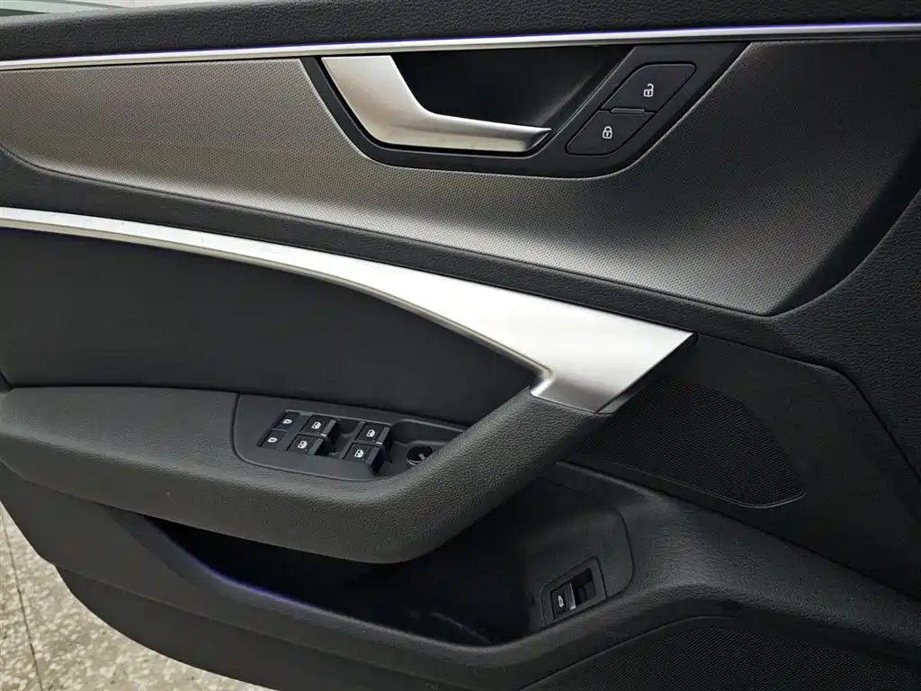 Audi A7L 2022 45 TFSI S-line Dream Builder Crystal Package фото 8