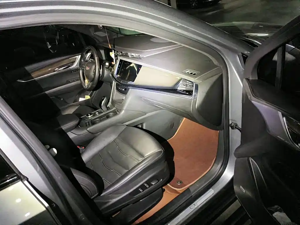 Cadillac XT6 2025 2022 2.0T 6-Seater 4WD Platinum Edition
