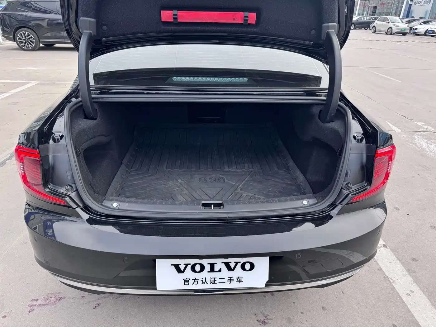 Volvo S90 Plug-in Hybrid 2023 2023 T8 Plug-in Hybrid AWD Long Range Smart Elite Luxury