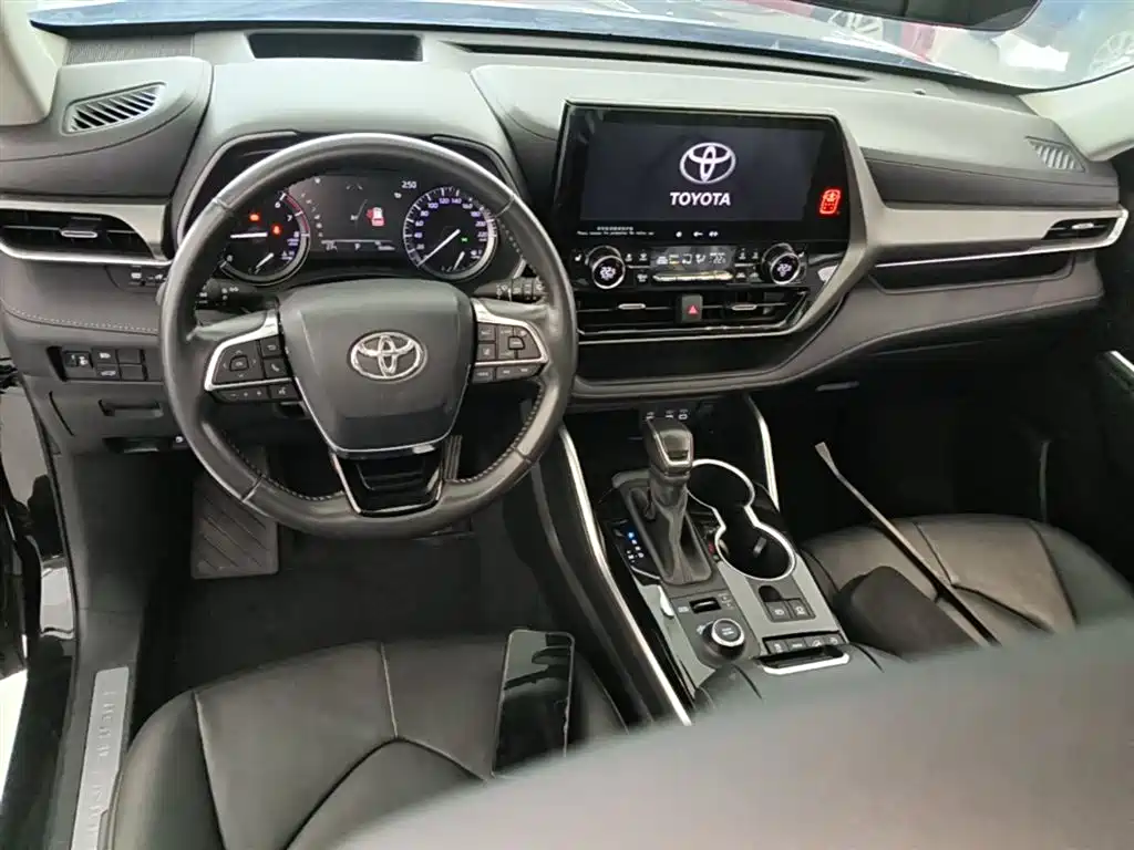 Toyota Highlander 2022 380T 4WD Premium 7-Seater фото 16