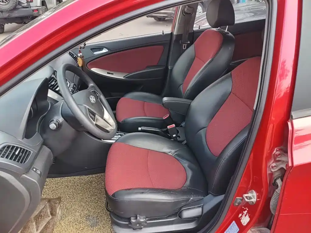 Hyundai Reina 2015 2014 Model 1.6L Automatic TOP