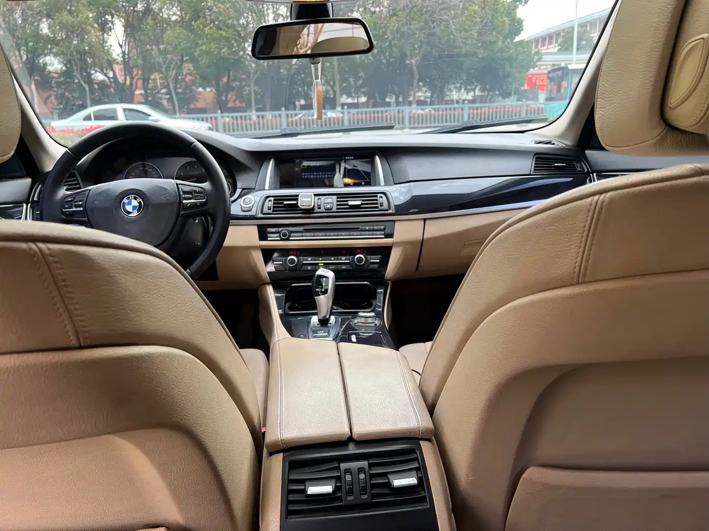 BMW 5 Series 2012 520Li Elegance фото 13