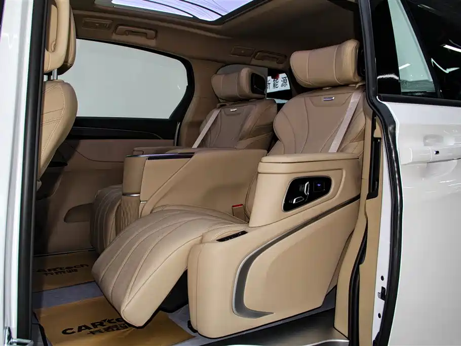 Buick GL8 2025 Land Business Class Comfort DG Edition фото 27