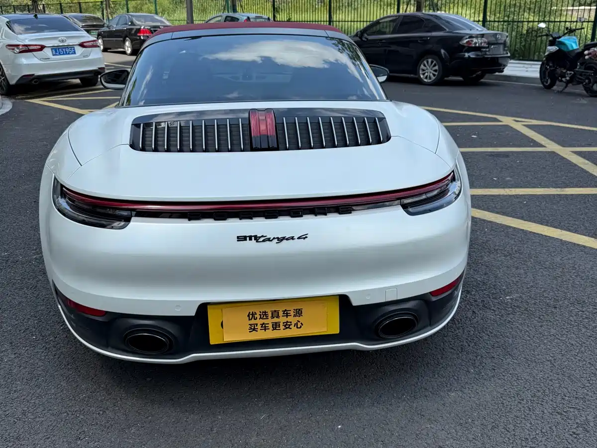 Фото 4 - Porsche 911