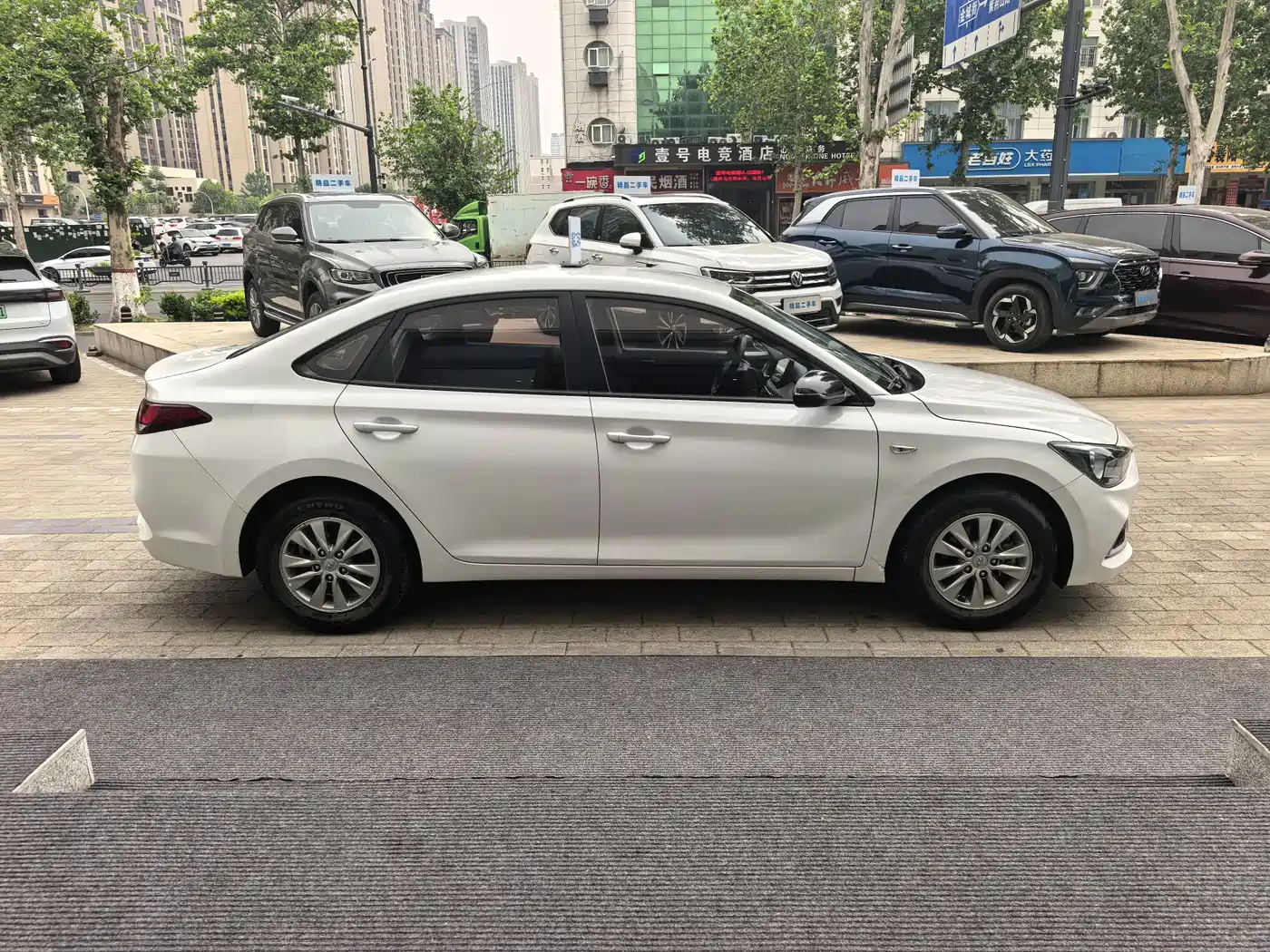 Hyundai Elantra 2018 1.6L Automatic Pleasing Edition GL China VI фото 20