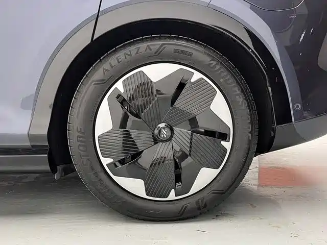 IM Motors IM LS7 2023 2023 Model 90kWh Elite RWD Edition