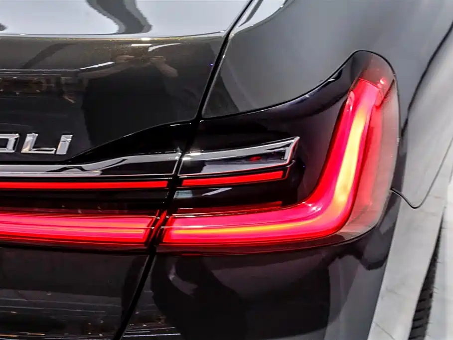 BMW 7 Series 2019 Facelift 740Li xDrive Executive Luxury Package фото 32
