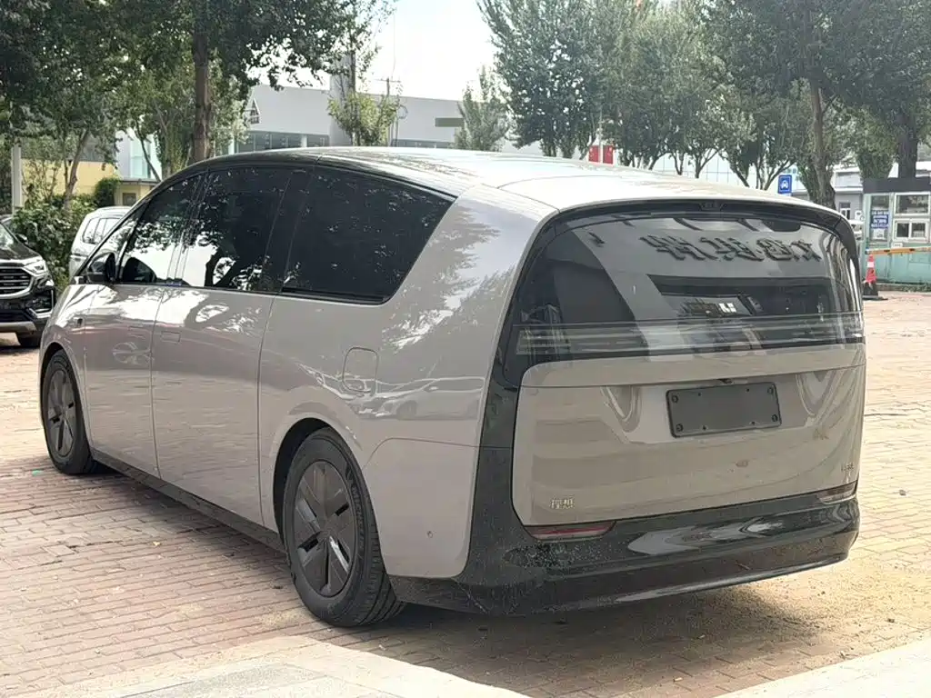 Li Auto MEGA 2024 2024 Ultra