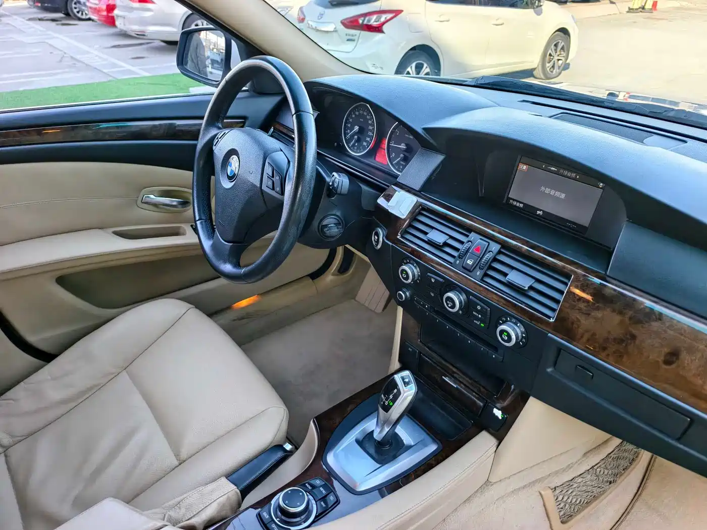 BMW 5 Series 2010 520Li Luxury фото 18