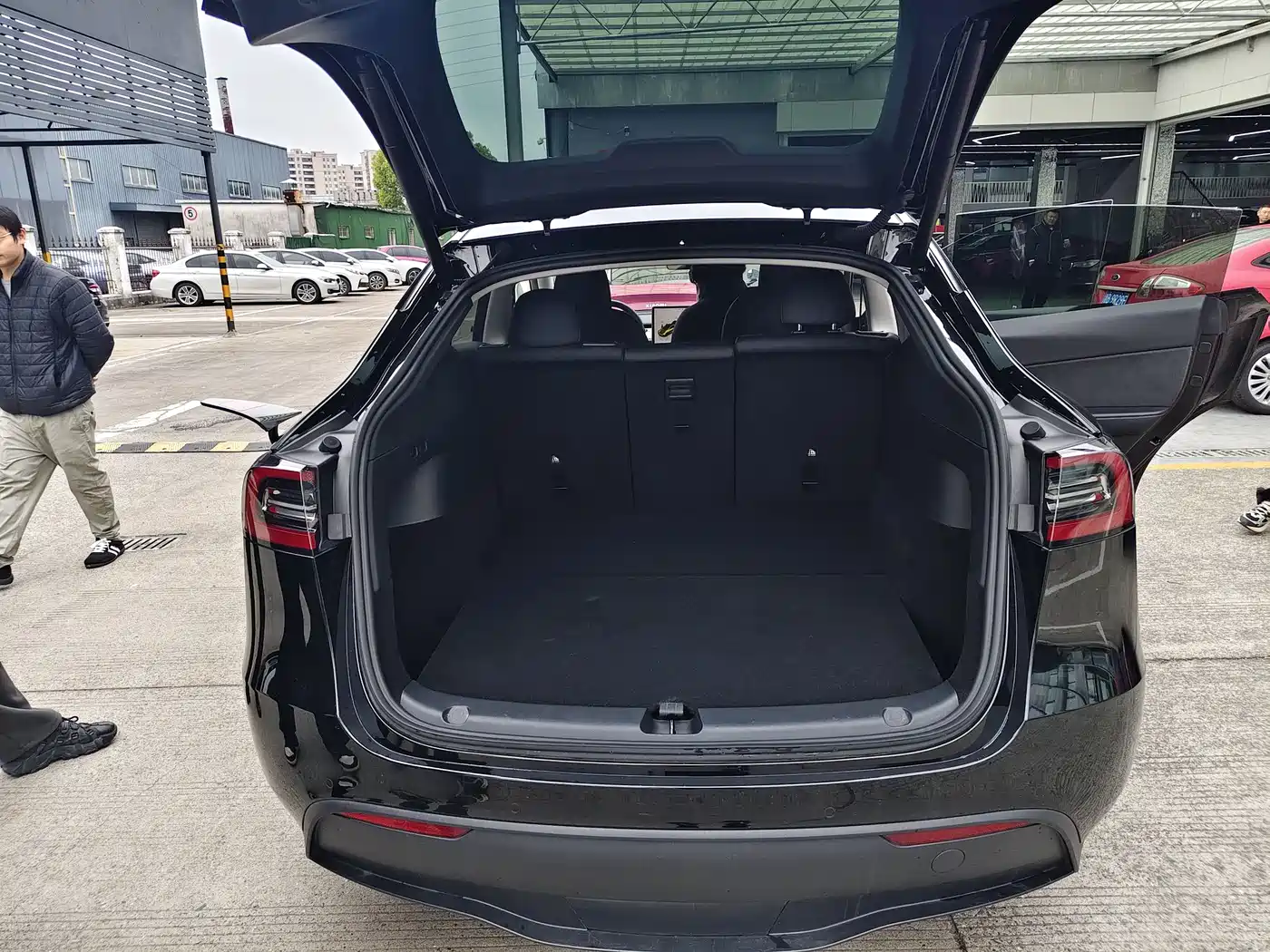 TESLA MODEL Y
