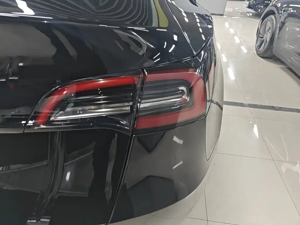 Фото 8 - Tesla Model Y