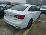 Фото 7 - Roewe i5