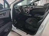 Фото 21 - Audi Q5 e-tron