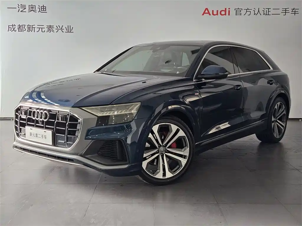 Фото 1 - Audi Q8