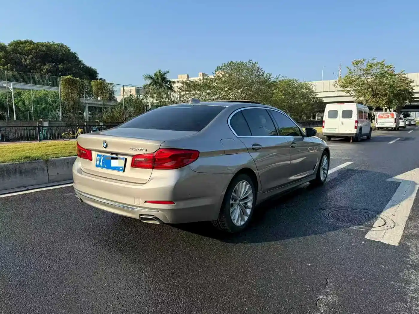 BMW 5 Series 2020 530Li Premium Luxury Package фото 3