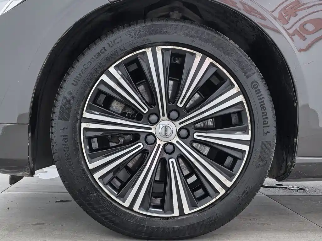 Photo 17 - Volvo S90
